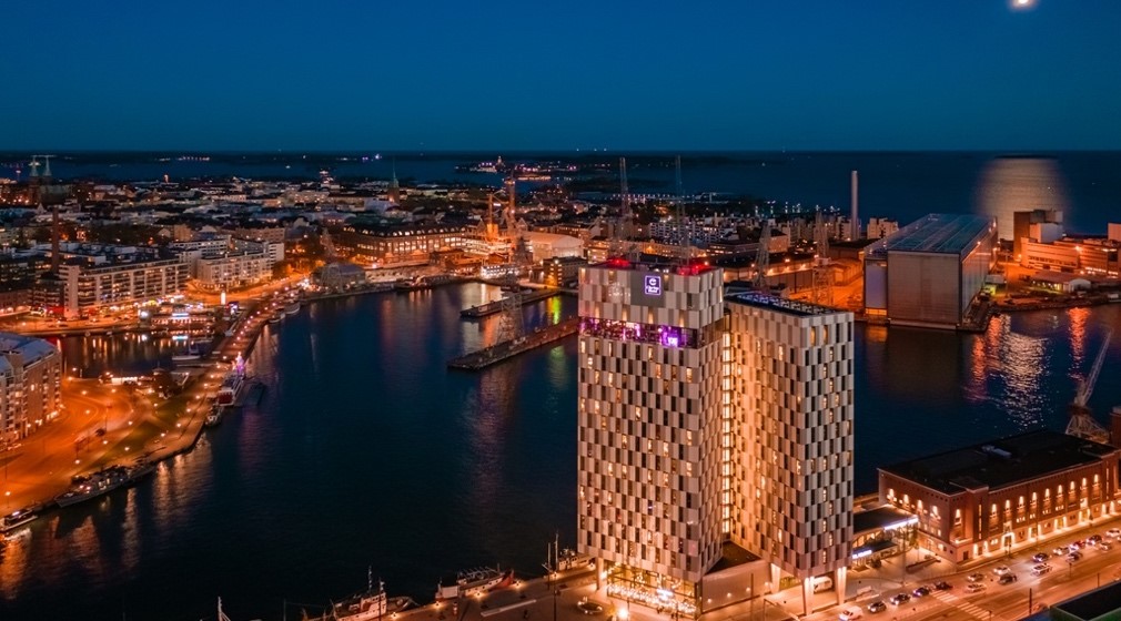 Helsinki at night